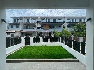 Trichrome Marina Island Pangkor Minimalist Villa Villa in Perak