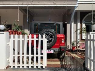 Furnished Villa near Airport, Away from City Vacation rental in India