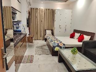 STAR STUDIOS 1  Apartment in Noida
