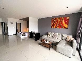 Nai Harn spacious studio, great amenities! Apartment in Rawai