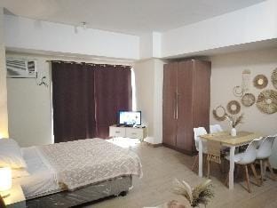 Large Suite Venice Mall Area BGC Taguig  Apartment in Makati