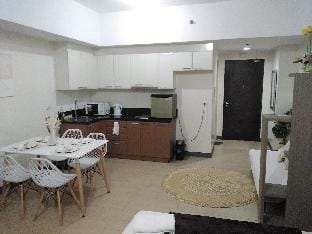 Pool View at Venice Mall Area BGC Taguig Apartment in Makati