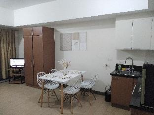 Pool View at Venice Mall Area BGC Taguig Apartment in Makati