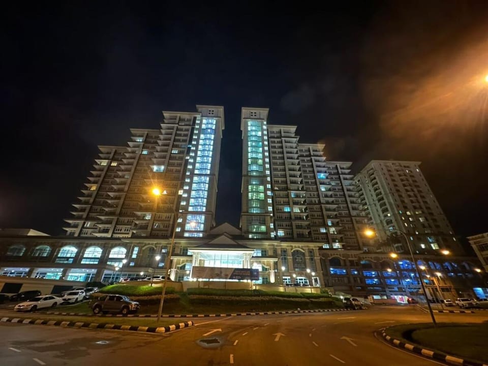 Kenyalang Riverine Diamond Resort Homestay Apartment in Kuching