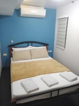 Lovely 2BR in Forbes Area BGC  Apartment in Makati