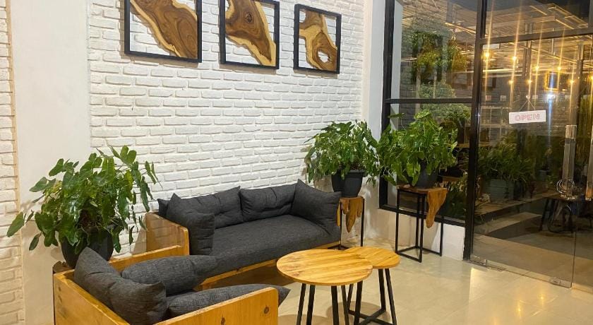 Urbanview Hotel Medio Inn Palu by RedDoorz Hotel in Indonesia