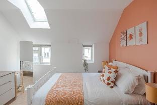 Wonderland - Fitzrovia - by Frankie Says Apartment in London Borough of Islington