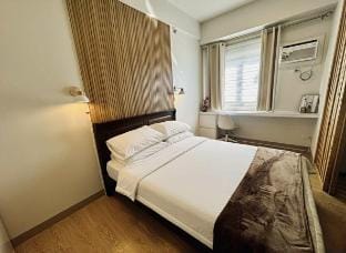 Japandi Zen: Victoria's Secret Haven Apartment in Region of Manila
