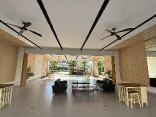 Japandi Zen: Victoria's Secret Haven Apartment in Region of Manila