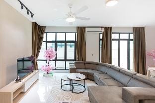 Muji Style 5BR Ferringhi Beach House 15Pax Vacation rental in Batu Ferringhi, Penang, Malaysia