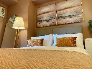Royal linked to Venice with 200mbps Wi-Fi Apartment in Makati