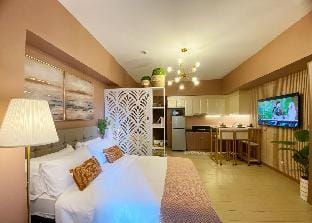 Royal linked to Venice with 200mbps Wi-Fi Apartment in Makati
