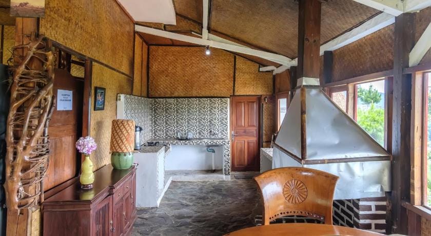 Hilltop Camp, Lembang Hotel in Lembang