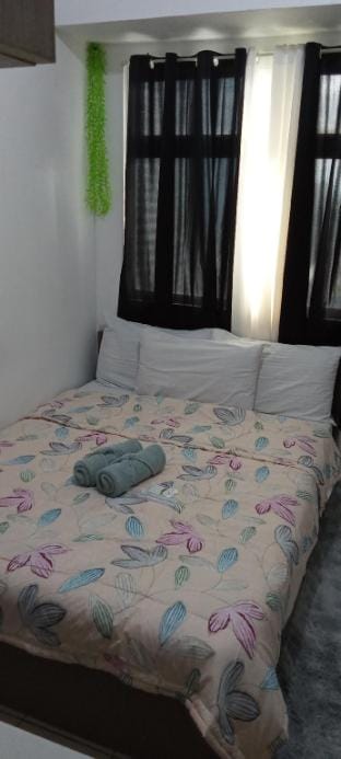 Aurora Staycation  Apartment in Mandaluyong