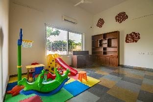 Bliss Farm Stays - Hilltop Villa in Secunderabad