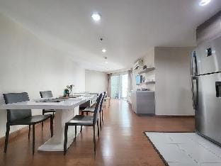 The Metro Sky Luxury : 3BR /Jodd fair/Wi-Fi/MRT Apartment in Bangkok