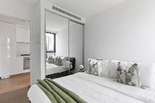 A Cozy Apt with City Views Near Crown Casino Vacation rental in Southbank