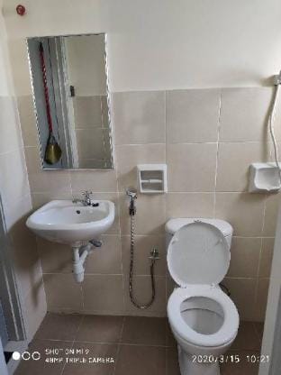 24 hrs guarded gated  Full furnished room  Vacation rental in Johor