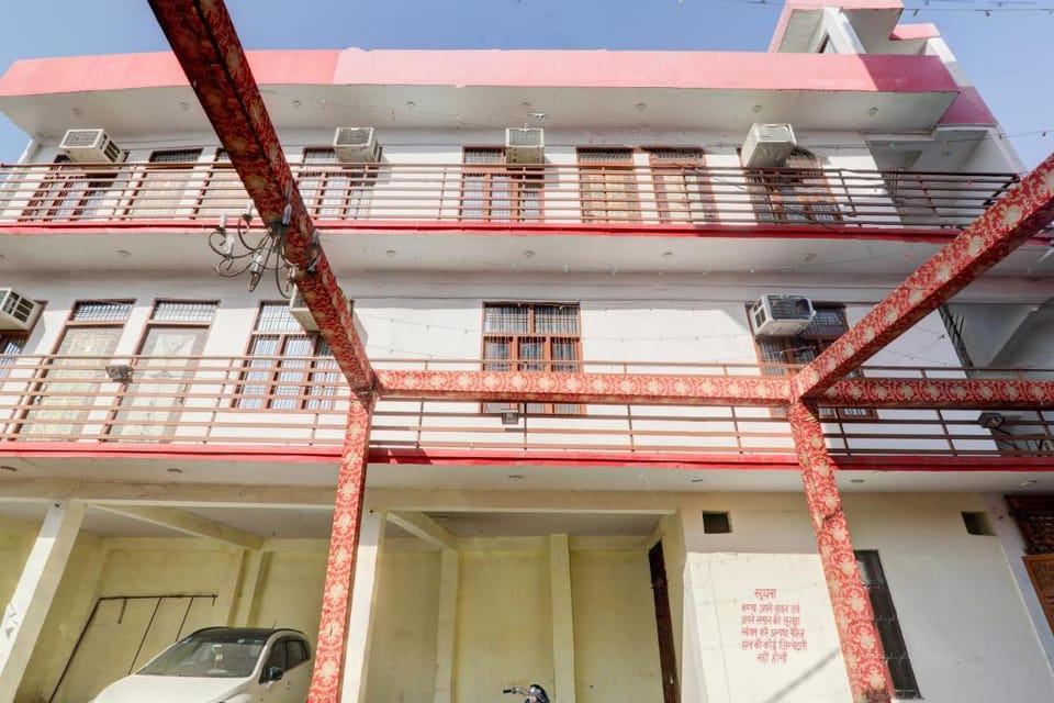 Hotel O RG Palace Hotel in Lucknow