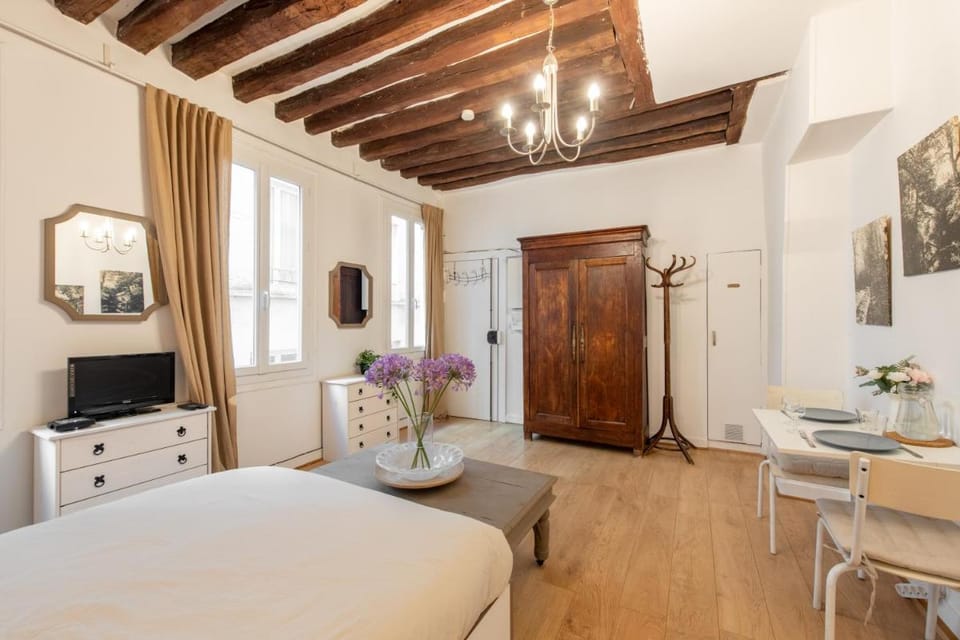Geranimus Beauregard: Heart of Paris Apartment in Paris
