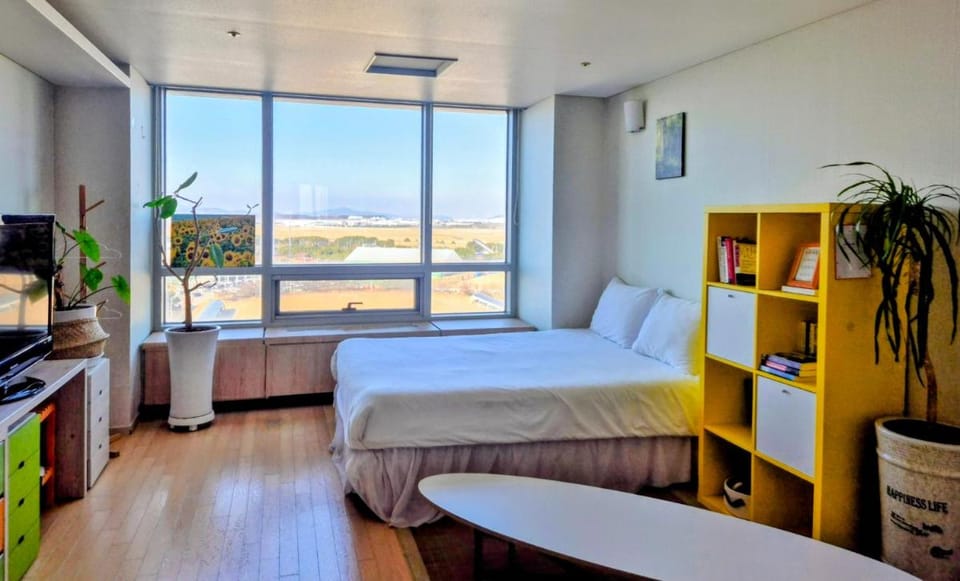 Cozy - Bright Studio Apartment hotel in Gyeonggi-do