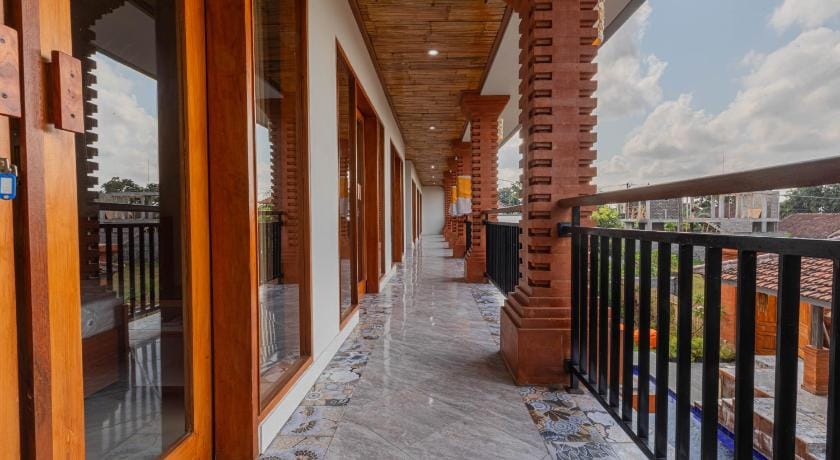 Candra Loka Studio & Apartment by The Loka Bed and Breakfast in North Kuta