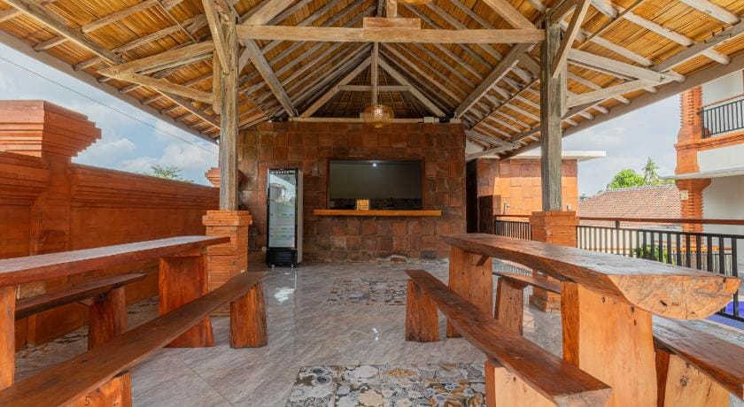 Candra Loka Studio & Apartment by The Loka Bed and Breakfast in North Kuta