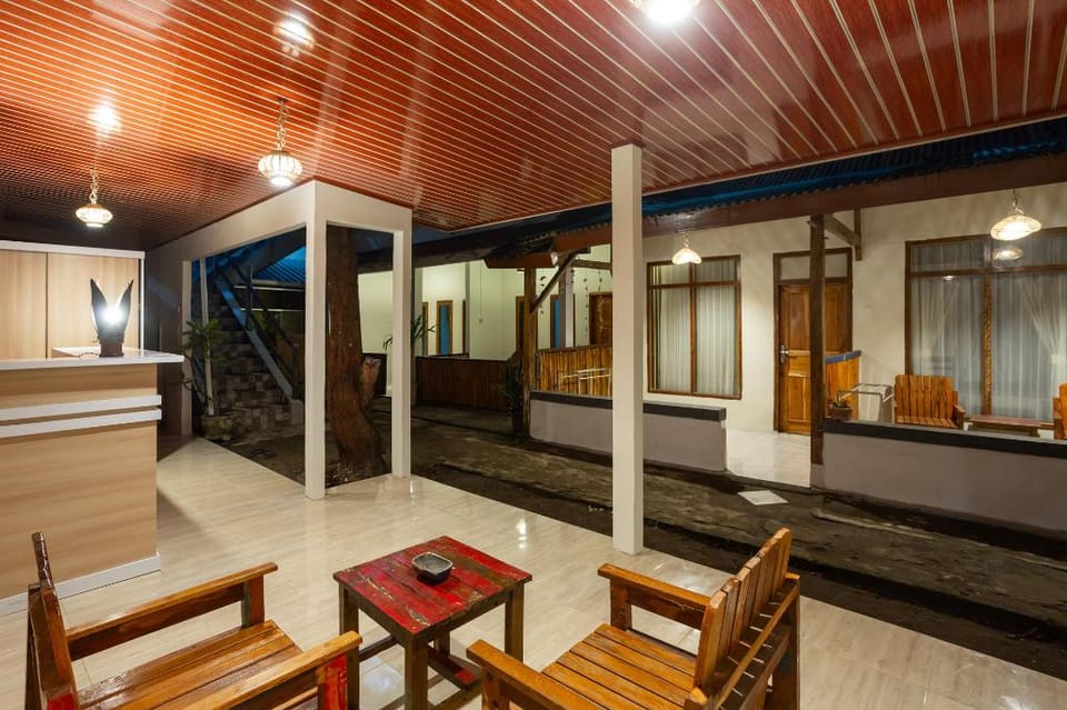 Creative Trawangan Stay Bed and Breakfast in Pemenang