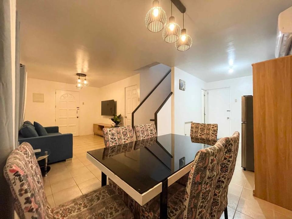 Panglao Bohol 2-Storey 4-Bedroom Apartment in Panglao