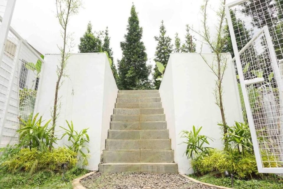 Over Easy Glamping Tenda Keluarga #1 Vacation rental in Lembang