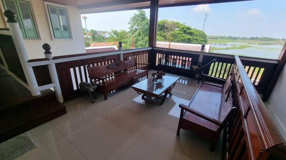 Ayutthaya Teak Home Homestay Vacation rental in Laos