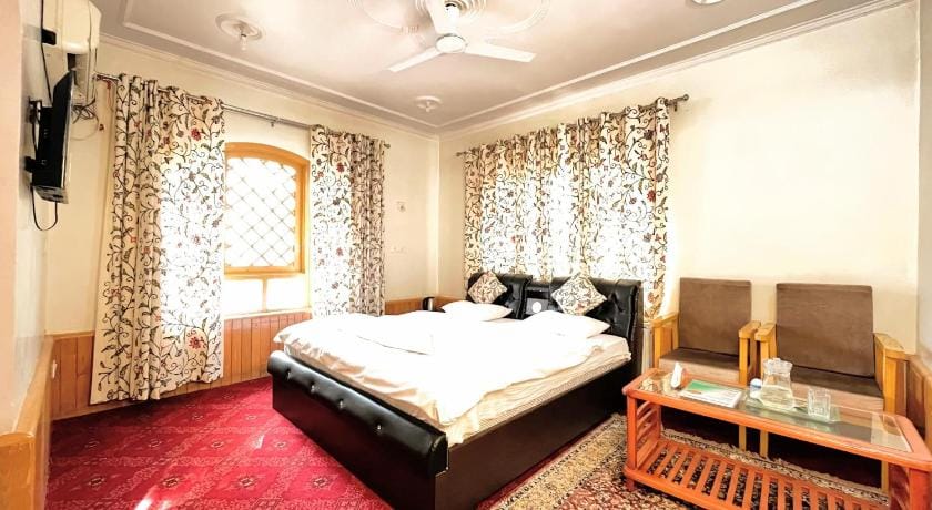 Bashaw Residency Hotel in Punjab