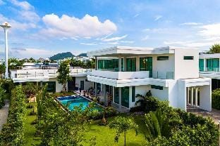 Luxury Modern 6 Bed Private Pool Villa (LLW) Villa in Nong Kae