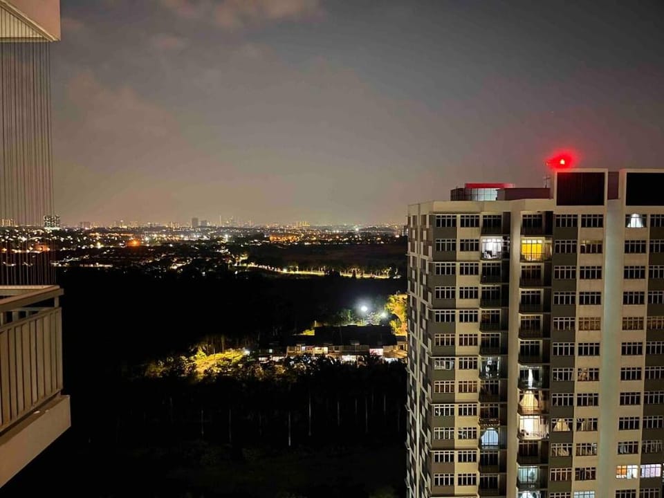 Kids Friendly Penthouse/55”TV/Netflix/Wifi JB Town Apartment in Johor Bahru
