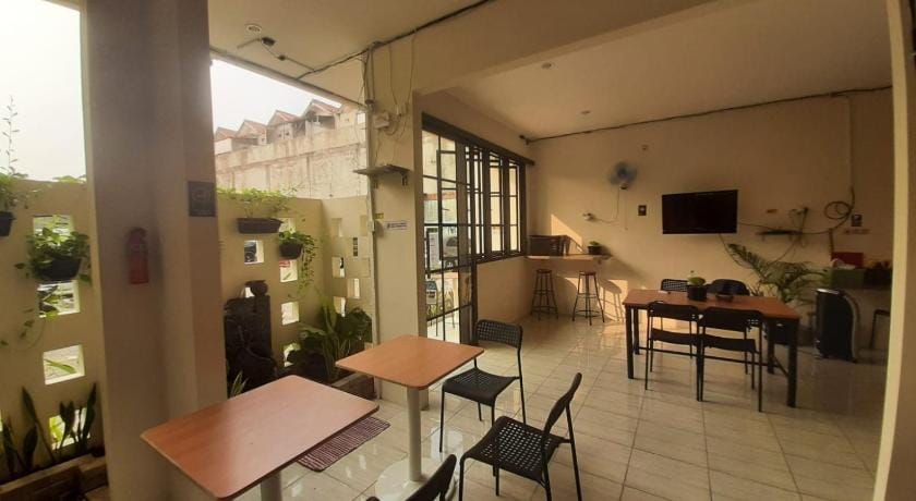 OYO 93274 Oren Home Bekasi Hotel in West Java