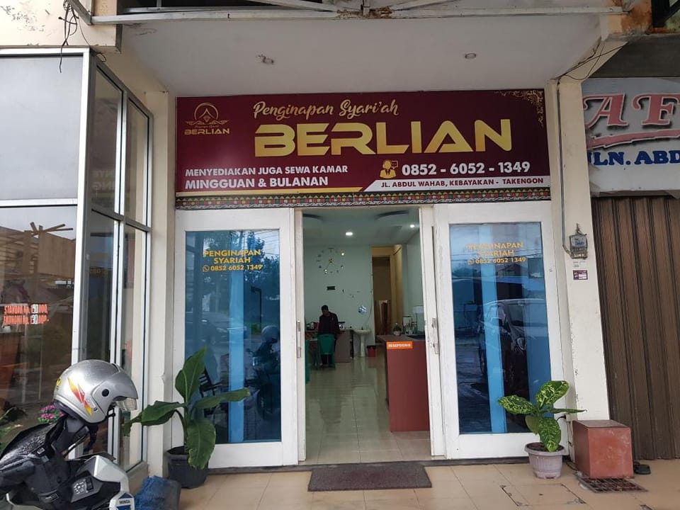 OYO 93264 Penginapan Syari'ah Berlian Hotel in Indonesia