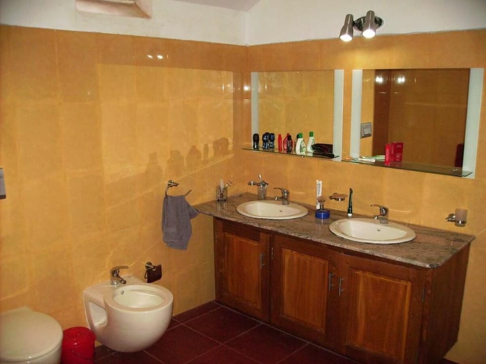 4 Large Bedroom House@Kottayam Town A/C#8129835682 Vacation rental in Kottayam