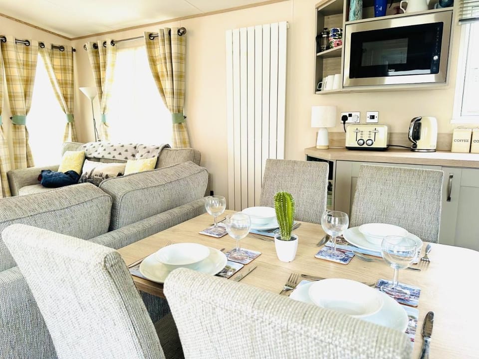 Los Jameos Vacation rental in England