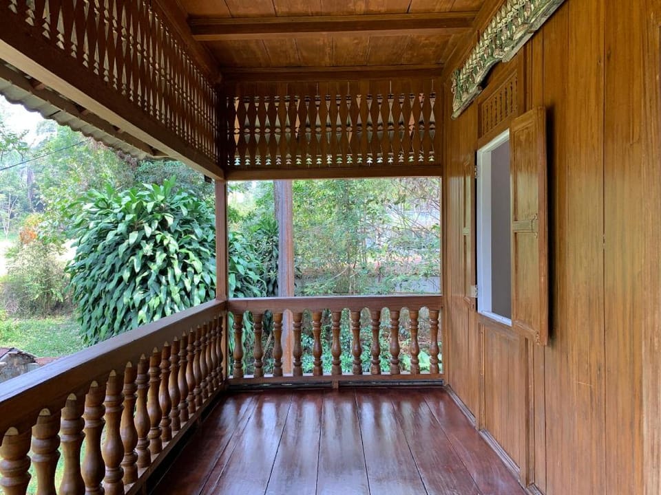 Villa Kayu Puncak by Henny Ariastoeti Villa in Cisarua