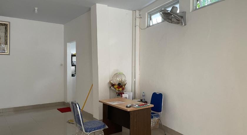 Hotel O Penginapan Musafir Syariah Near Paramount Woman & Childern's Hospital Hotel in Indonesia