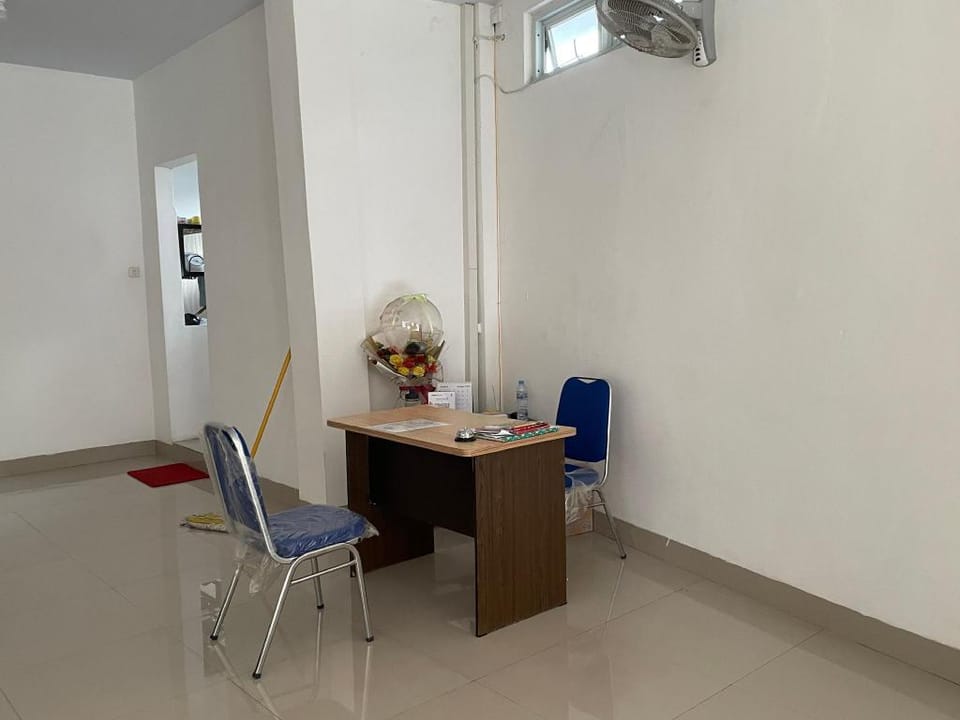 Hotel O Penginapan Musafir Syariah Near Paramount Woman & Childern's Hospital Hotel in Indonesia