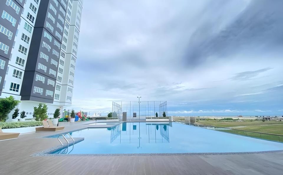 MJHolidayAmber2708{AmazingGetaways} Seaview Apartment in Malacca