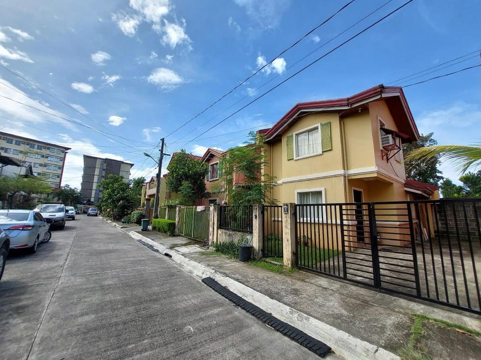 Bacolod Home Meridian 12.11 Vacation rental in Bacolod