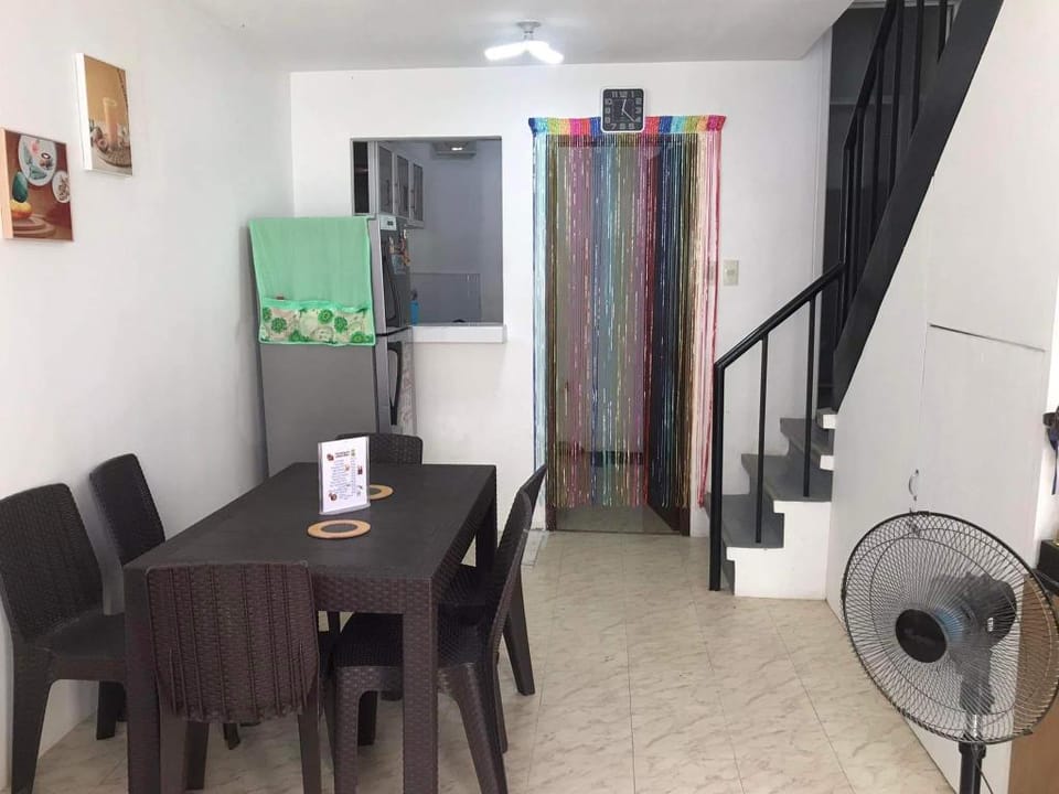 Five Siblings Transient Vacation rental in Calamba