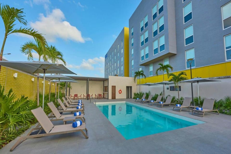 City Express by Marriott Cancun Aeropuerto Centralia Hotel in Cancun