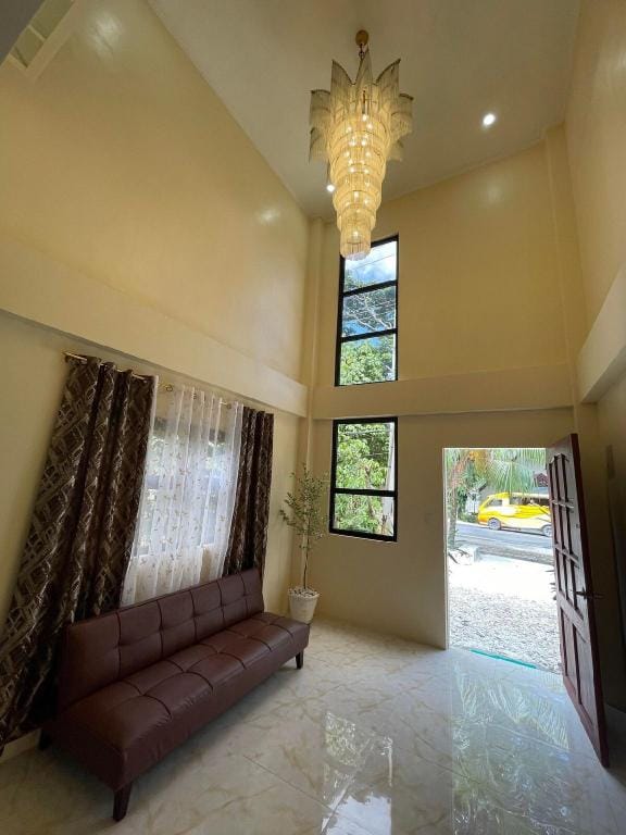 ChemRald Modern House Vacation rental in Central Visayas