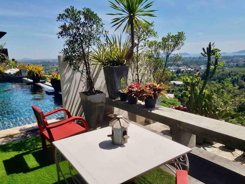 Sunrise Seaview Luxury Pool Villa Villa in Chalong