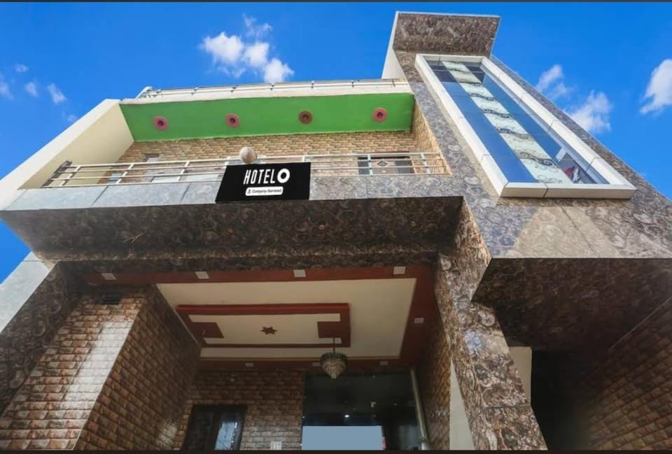 Shri LADDU GOPAL GUEST HOUSE Bed and Breakfast in Uttar Pradesh