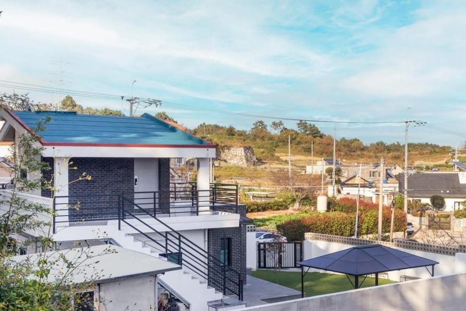Tongyeong Stay Y Ho Pool Villa Bed and Breakfast in South Korea