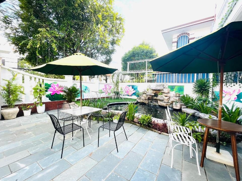 Large Apartment with view garden Villa in Hoi An